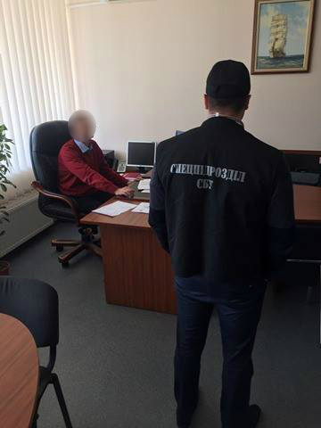 На хабарі $ 600 затримано заступника начальника одеської митниці, - прокуратура 02