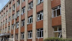 Удар РФ по Лебедину: двое пострадавших, повреждены два админздания и 12 частных домов. ФОТО (обновлено)