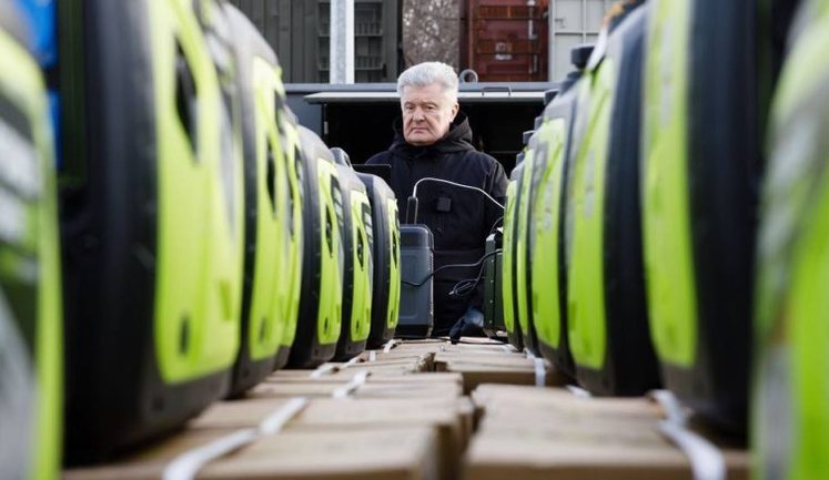 Військовим на фронт передали понад півтисячі генераторів. ВІДЕО+ФОТОрепортаж