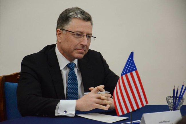 Муженко проинформировал Волкера о ситуации на Донбассе 03