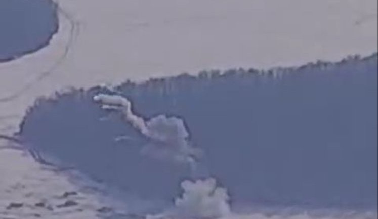 Тащили ПВО в лес, чтобы спрятать: артиллерия 43-й ОАБр разбила вдребезги ЗРК "Бук" оккупантов. ВИДЕО