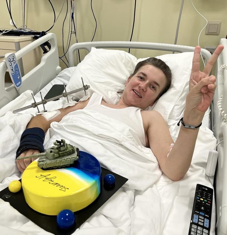 Голова Жіночого ветеранського руху Андріана Сусак: Я долікуюся, повернуся на війну і таки зіб’ю зі Стінгера російський літак 03 Голова Жіночого ветеранського руху Андріана Сусак: Я долікуюся, повернуся на війну і таки зіб’ю зі Стінгера російський літак 03