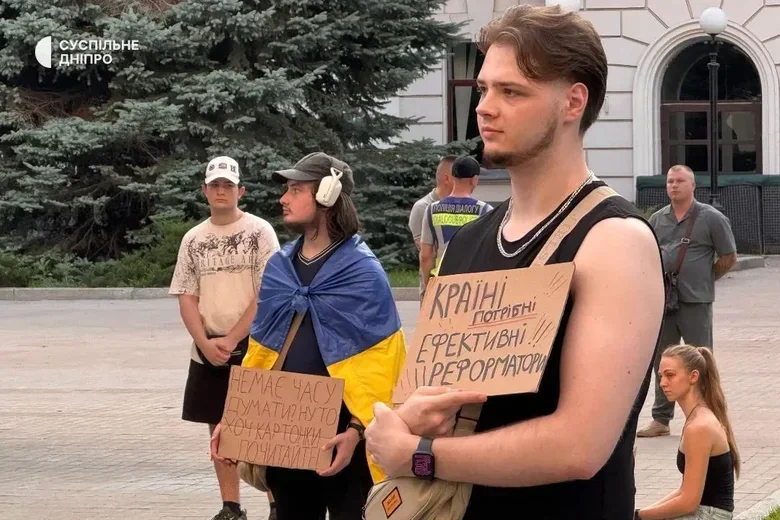 Мітинги проти відставки Федорова