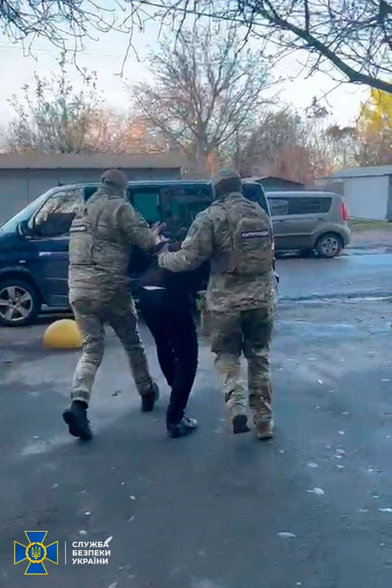 Затримано доцента університету, який працював на ГРУ рф і коригував ракетні удари по Харкову, - СБУ 01