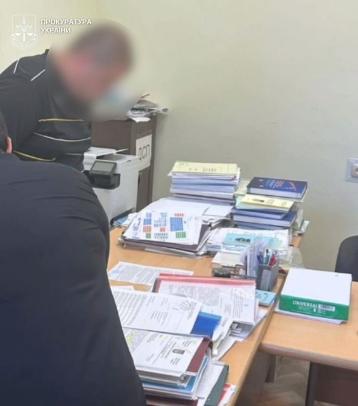 В черновицких высших учебных заведениях торговали местами в аспирантуре