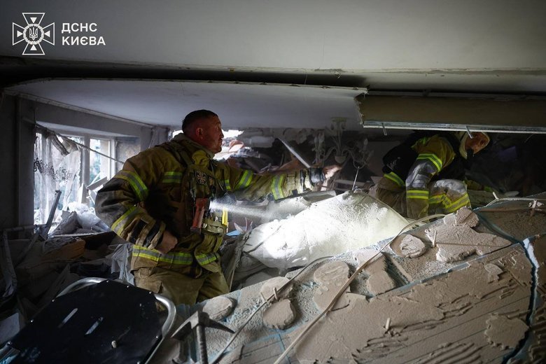 Over 20 buildings damaged and 11 killed in Kyiv following an overnight strike by the Russian Federation