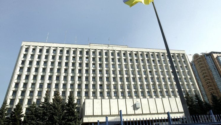 Под куполом ЦИКа: гуртом і Петра легше бити