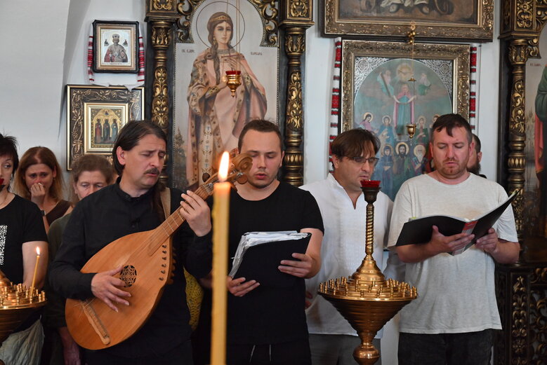 Зі скрипалем та воїном Давидом Якушиним, який загинув у бою з окупантами, попрощалися в Києві 21