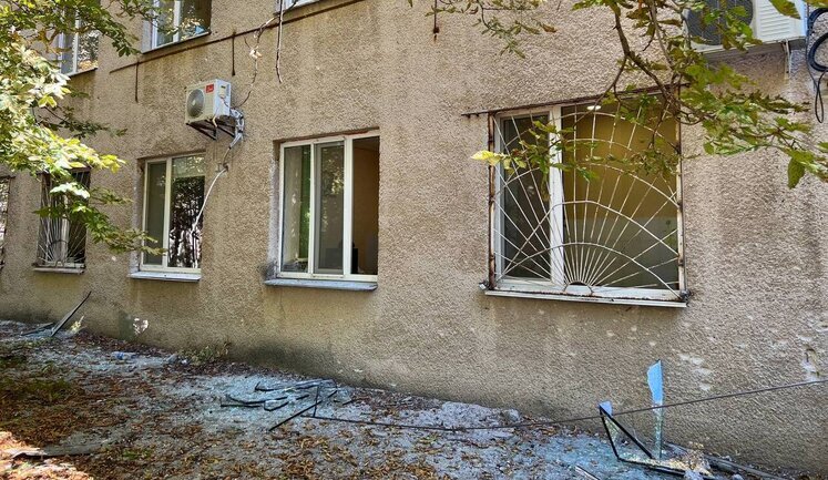Russian troops hit Mykolaiv from Kherson with S-300s and MLRS: houses, hospitals and school destroyed - Senkevych showed consequences of today's shelling. VIDEO
