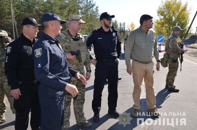 Заработал обновленный полицейский блокпост Петропавловка на Луганщине 01