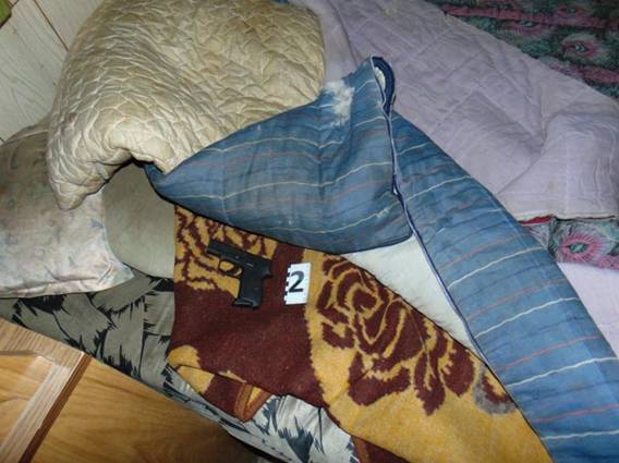Поліція Черкас затримала озброєних викрадачів двох людей 05 Поліція Черкас затримала озброєних викрадачів двох людей 05