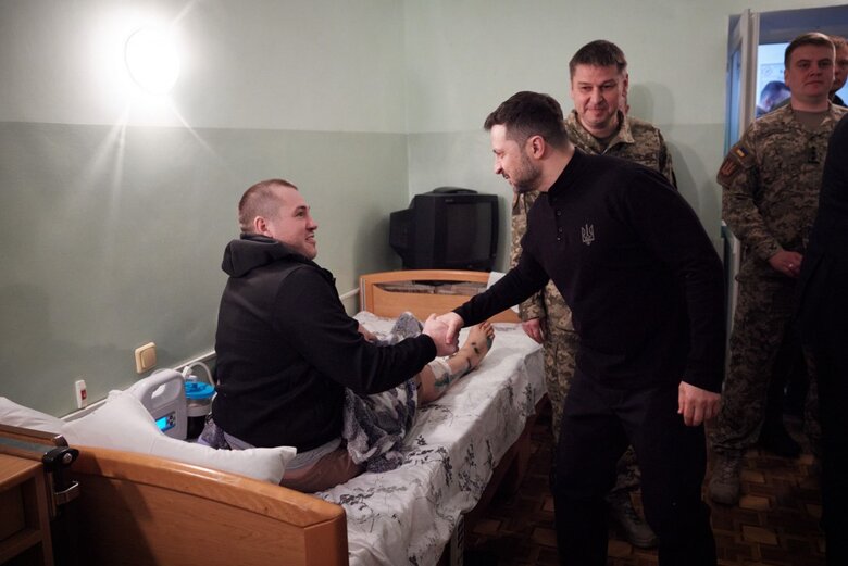 Зеленський і Рютте відвідали поранених воїнів в Одесі