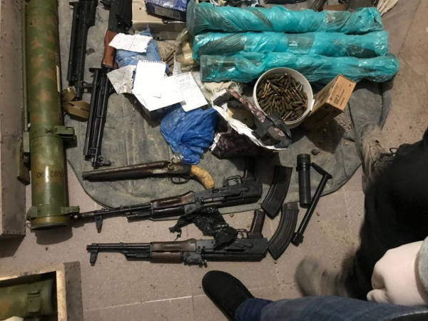 Харківський стрілець Титов зберігав на дачі арсенал зброї 03