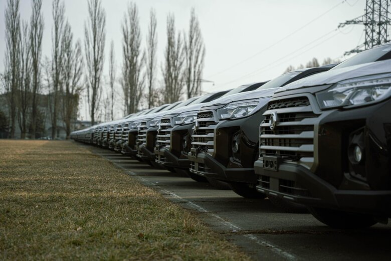ДСНС отримала 100 пікапів SsangYong від Південної Кореї 01