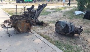 Wreckage of Russian "Iskander" missile removed from rubble of dormitory in Kharkiv. PHOTOS