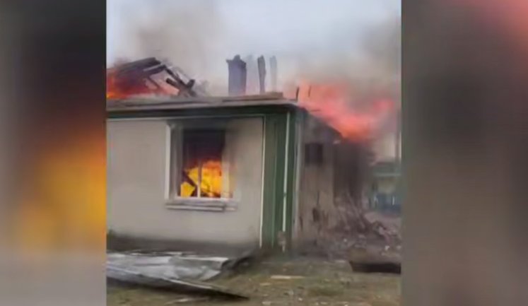 Боеприпас с истребителя упал на жилой дом на Волыни, - СМИ. ВИДЕО