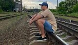 Усик опублікував фото на рейках. "Укрзалізниця" попросила більше так не робити: "Забув про правила поведінки"