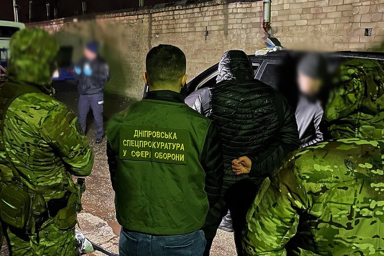 Arms dealers detained in Dnipro and over $5.5m seized from them 05