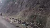 "Все всіяне трупами у величезній кількості", - розбита техніка і тіла вбитих уздовж однієї з доріг у Нагірному Карабасі. ВІДЕО 18+
