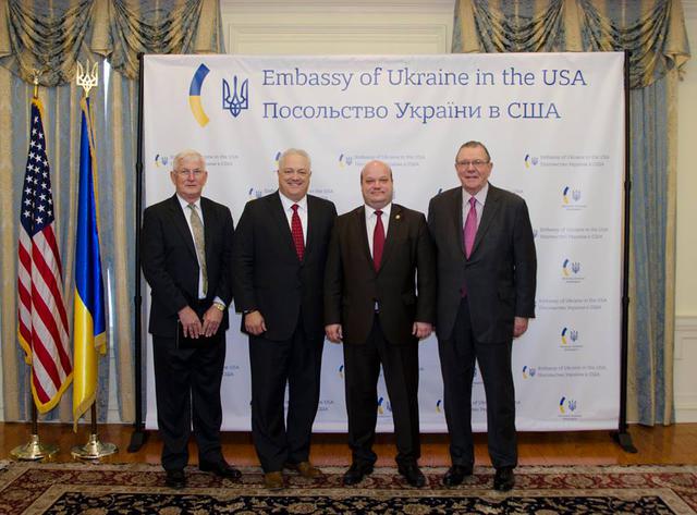 США в жовтні доставить 40 медичних Хаммерів для ЗСУ, - посольство 01