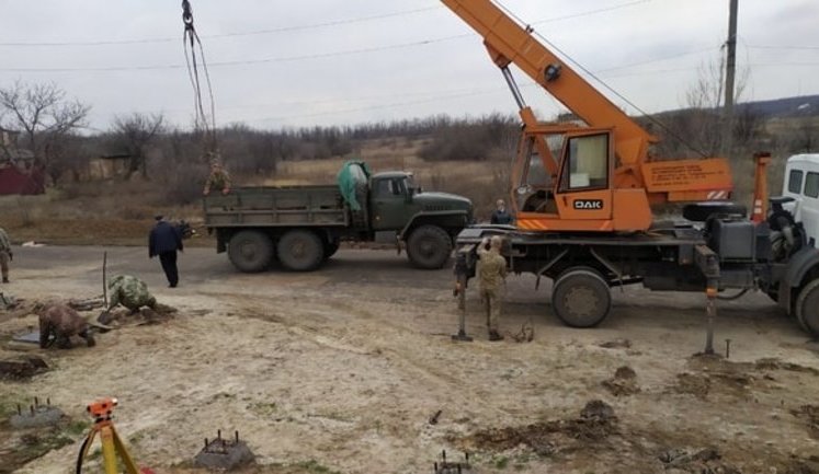 "Хоча б дочекалися кінця війни": командир 72-ї бригади Богомолов наказав розібрати меморіал загиблим українським воїнам. ФОТОрепортаж