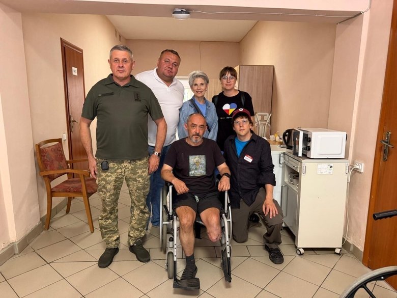 Зірка Голлівуду приїхала підтримати військових на реабілітації