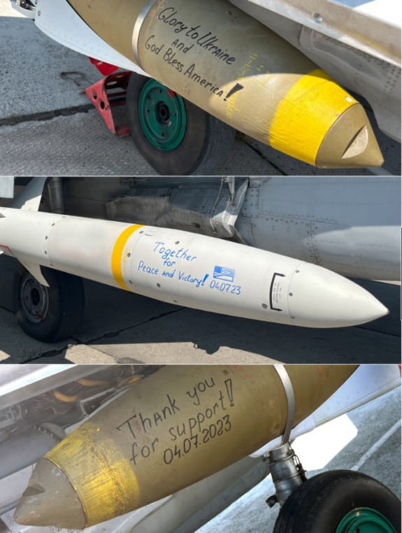 У Повітряних силах показали фото розумних авіабомб JDAM-ER під крилом літаків ЗСУ 01