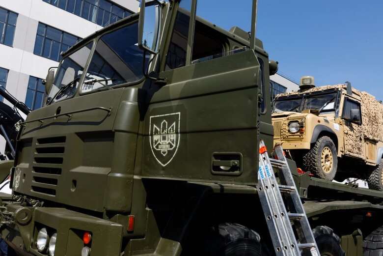 від початку повномасштабного вторгнення РФ в Україну витратив на техніку і зброю для підрозділів Сил оборони 6 млрд грн власних коштів.