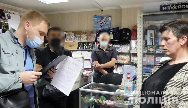 Шахрайку-рекордсменку, що обманювала продавців і аптекарів, затримали на Київщині. ВІДЕО+ФОТОрепортаж