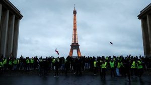 Кремлевские боты дезинформировали пользователей Twitter о протестах во Франции, пытаясь усилить конфликт, - Bloomberg