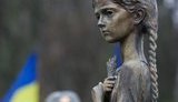Пойман ученик лицея, который повредил памятник жертвам Голодомора