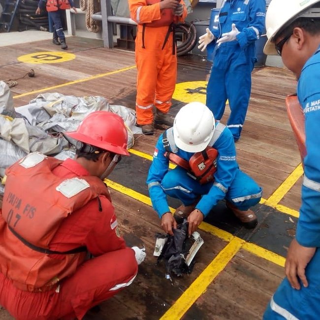 Indonesia’s Lion Air Boeing-737 crashes into sea off Java coast 06