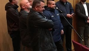 Діалогу ветеранів АТО і чиновників, які приїхали до Рівного пояснити, чому Україна погодилася на формулу Штайнмаєра не вийшло. ФОТО