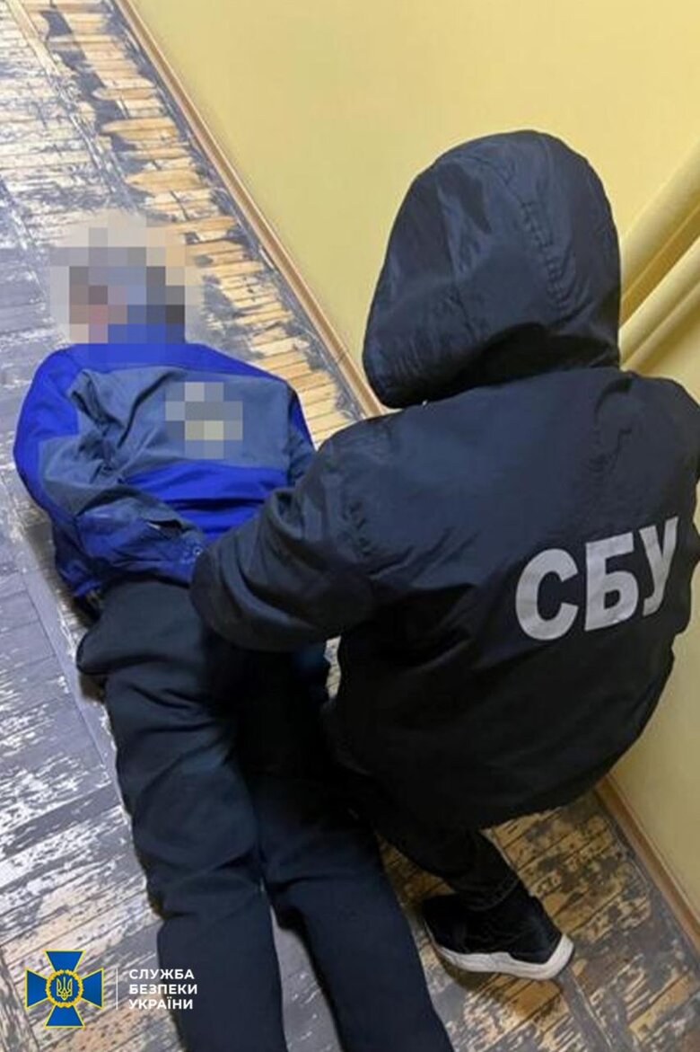 Коригував атаки шахедів по Одесі: СБУ затримала ворожого інформатора 01