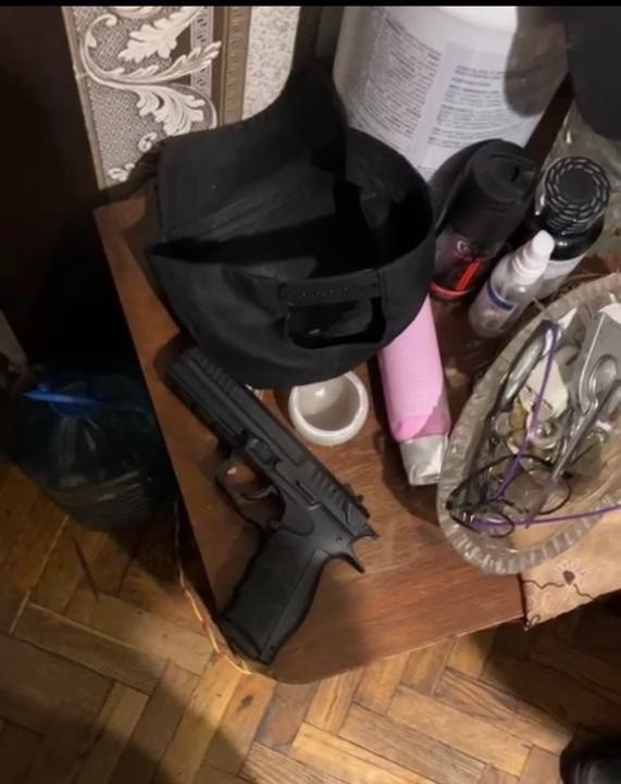 Бандиты пытались захватить в Киеве парковочный бизнес. Их разоблачили 01