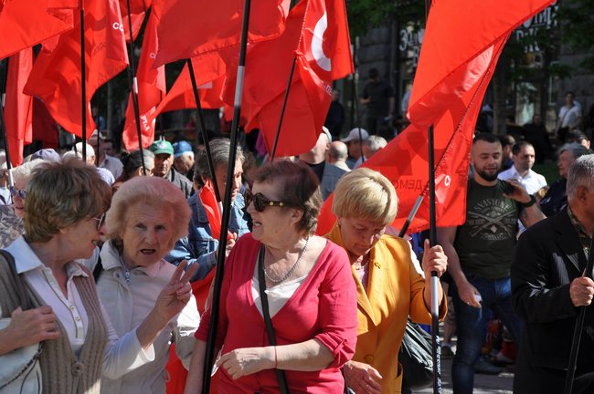 Марш до Дня праці відбувся у центрі Києва 05