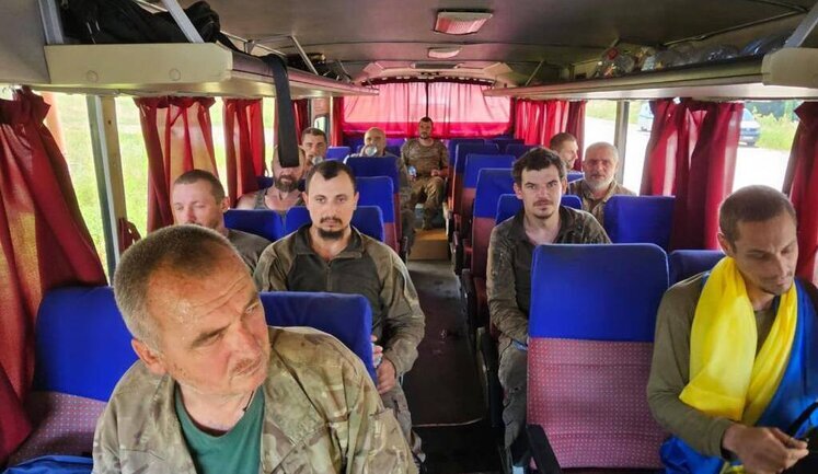 З російського полону визволили ще 22 українських захисників. ВІДЕО+ФОТОрепортаж