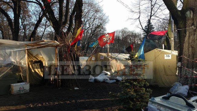 Палаточный городок сторонников Саакашвили возле Рады 04