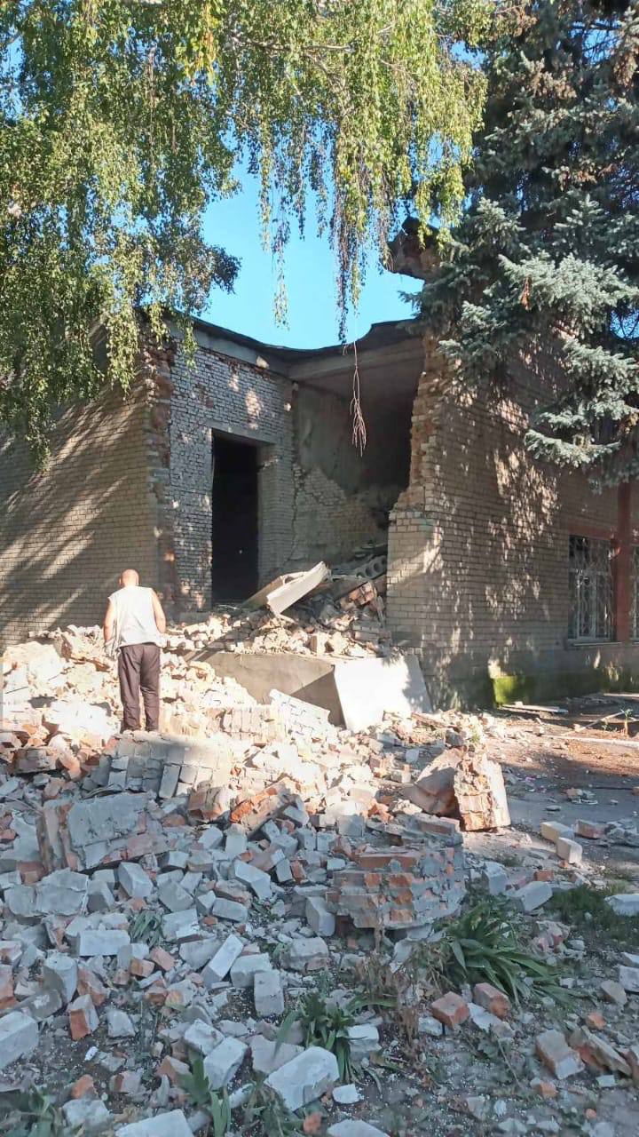 Оккупанты нанесли артиллерийский удар по дому детского творчества в Гуляйполе, - ОВА 01