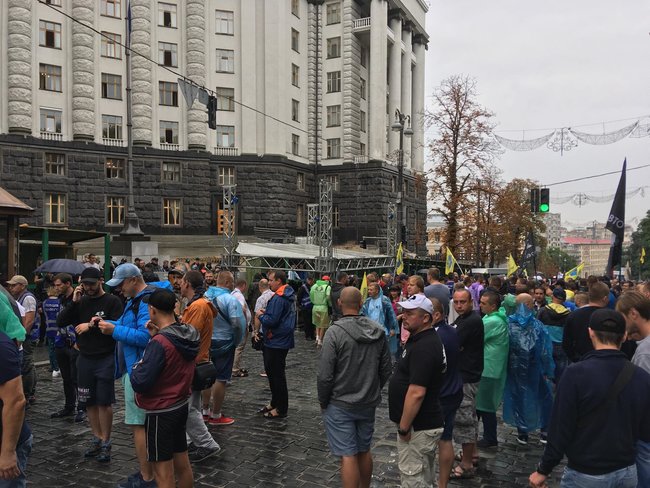 Owners of foreign-registered cars block Kyiv’s government quarter: We demand affordable customs clearance 20
