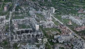 Масштабні руйнування у Куп’янську: російські обстріли знищили українське місто. ВIДЕО
