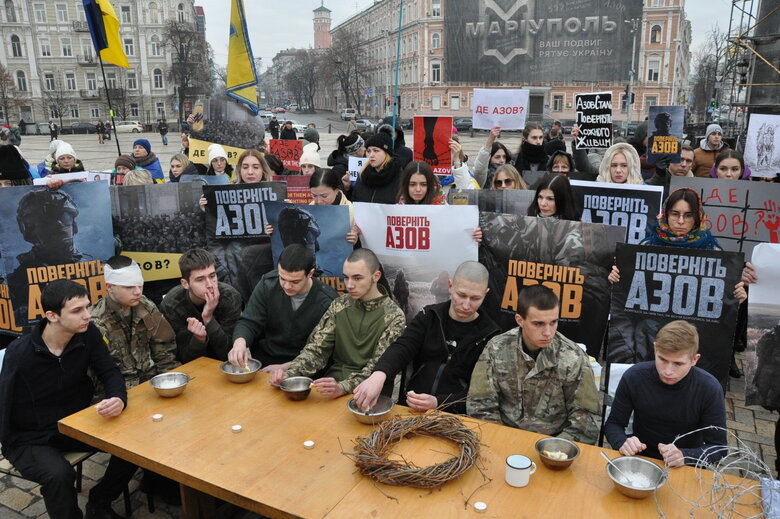 Action AZOV Regiment: Christmas in captivity took place in center of Kyiv 20