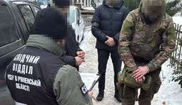 За $700 погодився залишити вибухівку біля кав’ярні: 21-річного житомирянина судитимуть на Рівненщині. ФОТО
