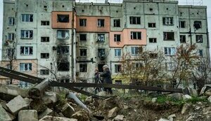 Russians fired artillery at dormitory in Kherson