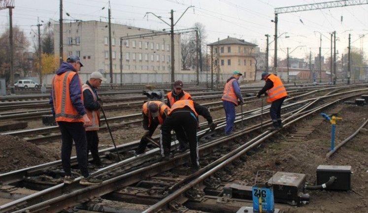 Низькі зарплати та кадровий голод: У Раді наполягають на підвищенні мінімалки в "Укрзалізниці"