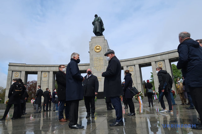 Память українських жертв нацизму вшанували в Берліні 02