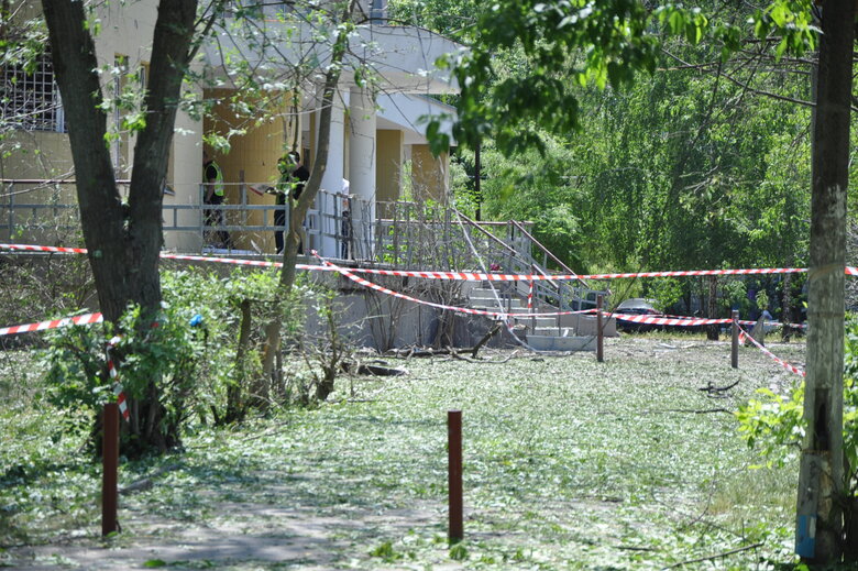 Consequences of shelling in Desnyansky district of Kyiv 39