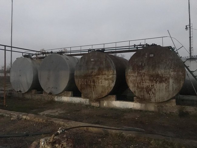 Співробітники ДФС ліквідували підпільний завод із виробництва ПММ 06