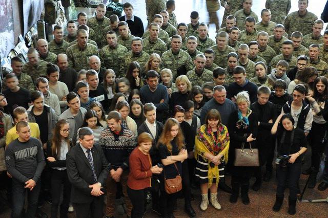 Виставка "Український Схід", присвячена АТО, відкрилася в Нацмузеї історії України у Другій світовій війні 11 Виставка "Український Схід", присвячена АТО, відкрилася в Нацмузеї історії України у Другій світовій війні 11