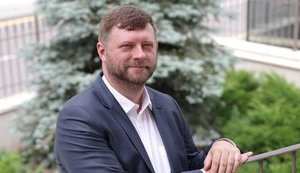 Голова партії СН Олександр Корнієнко: "Коли нам Китай казав, як закони писати?! У нас усі реформи повністю узгоджені із західними партнерами"